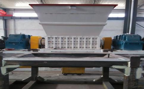 哪些因素決定著<a href='http://www.xmm04.cn/ssxl/10.html' target='_blank'><span>金屬撕碎機(jī)</span></a>的價(jià)格